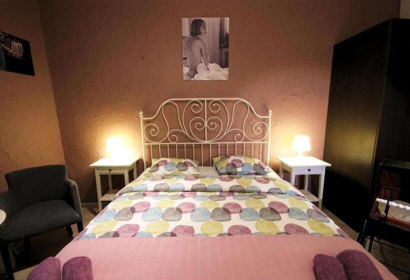 اتاق سوپریور, U Romana