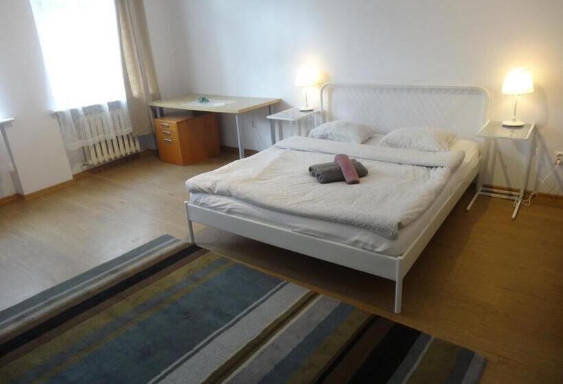 اتاق استاندارد, U Romana