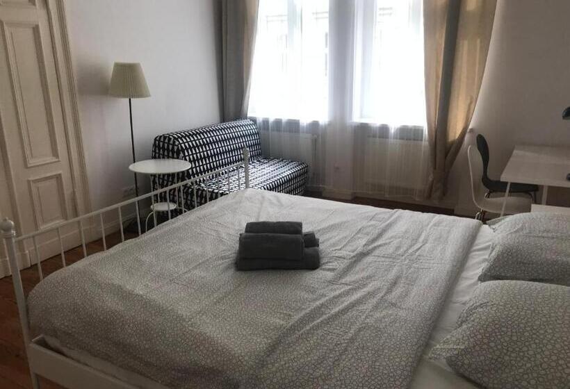 اتاق استاندارد, U Romana