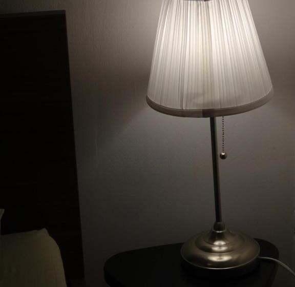 اتاق استاندارد با سرویس بهداشتی مشترک, U Romana