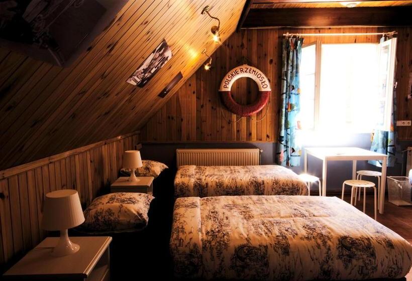 اتاق خانوادگی, U Romana