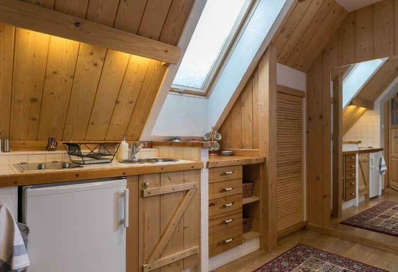 Апартаменты 1 Спальня, Bambi Cottage