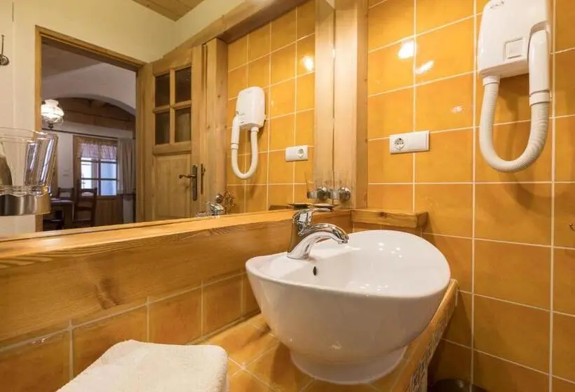 Perhehuoneisto, Bambi Cottage
