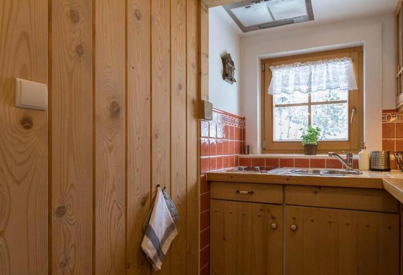 Семейные Апартаменты, Bambi Cottage