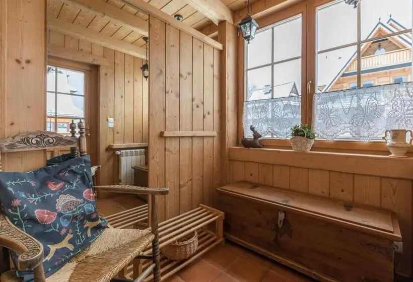 Perhehuoneisto, Bambi Cottage