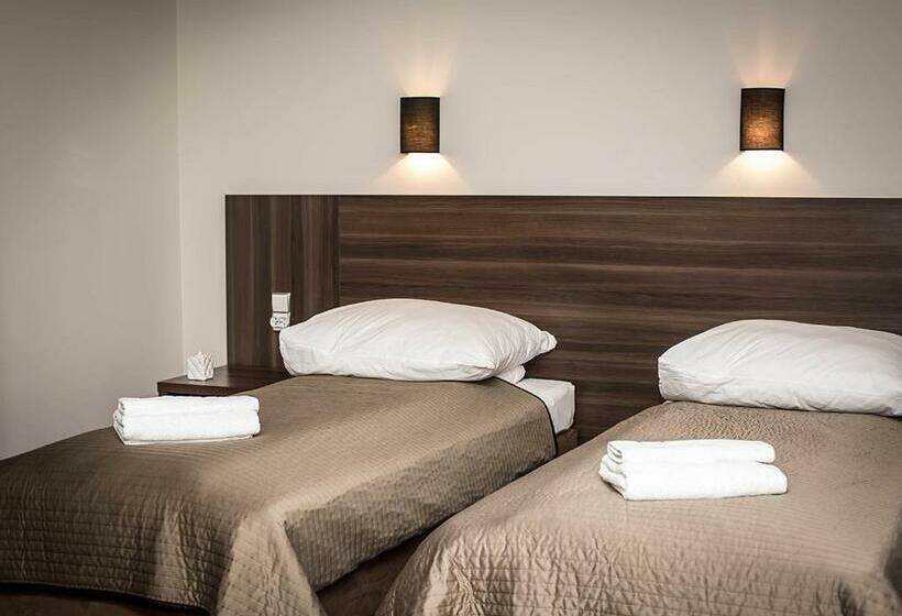 豪华房间, Apartamentowiec Kuźniar