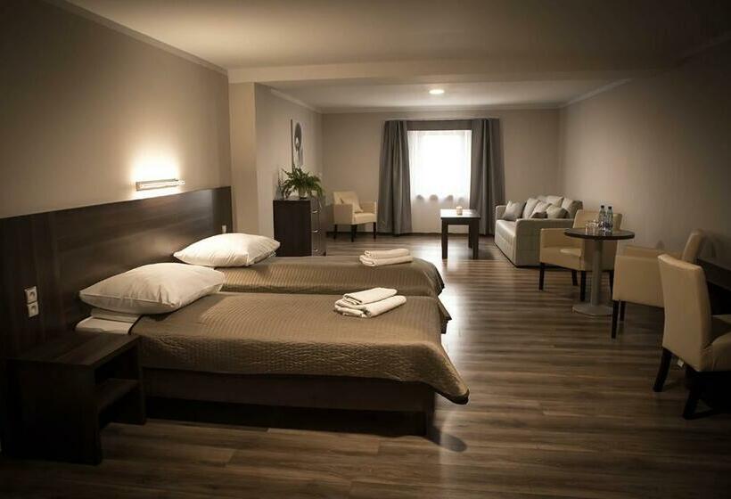 חדר דלוקס, Apartamentowiec Kuźniar