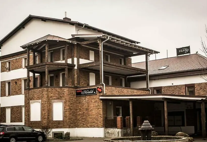 コンフォートトリプルルーム, Apartamentowiec Kuźniar
