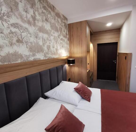 패밀리 스튜디오, Leśny Dwór