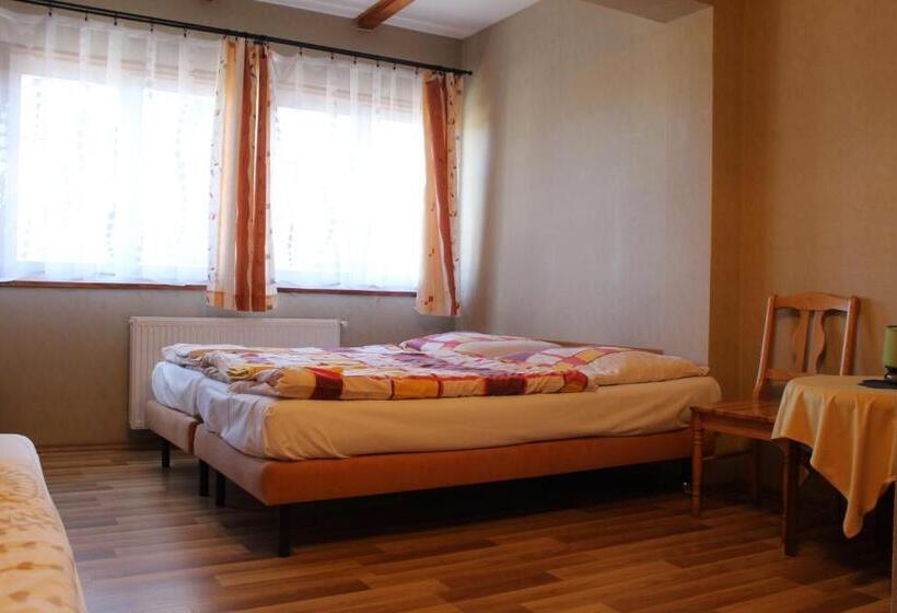 标准三人间, Nasz Domek