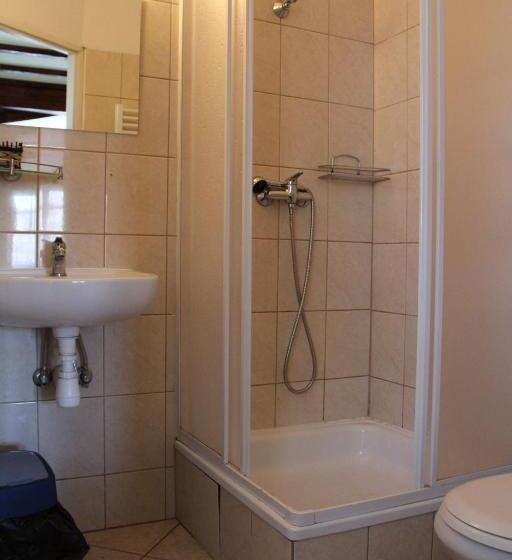 四人标准间, Nasz Domek