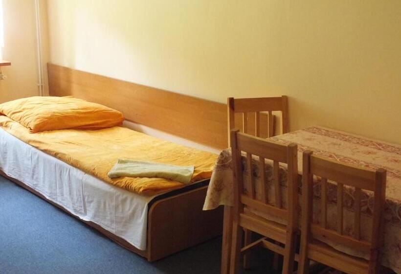 四人标准间, Nasz Domek