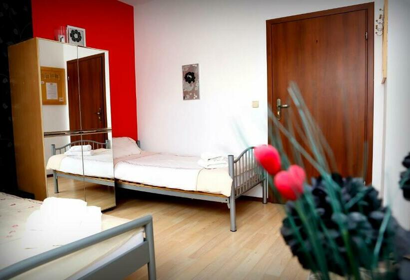 Cameră Standard, Rezydencja Rowita