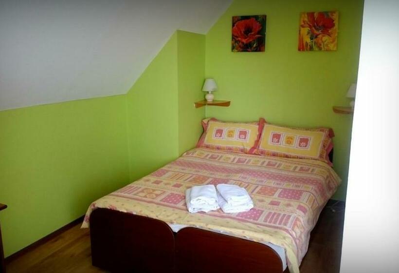 Cameră Standard, Rezydencja Rowita