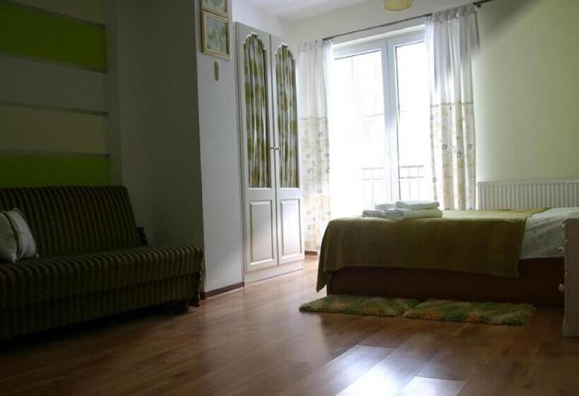 Cameră Standard, Rezydencja Rowita