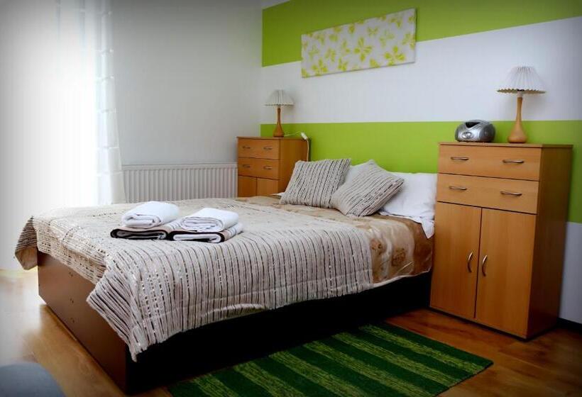 Cameră Standard, Rezydencja Rowita