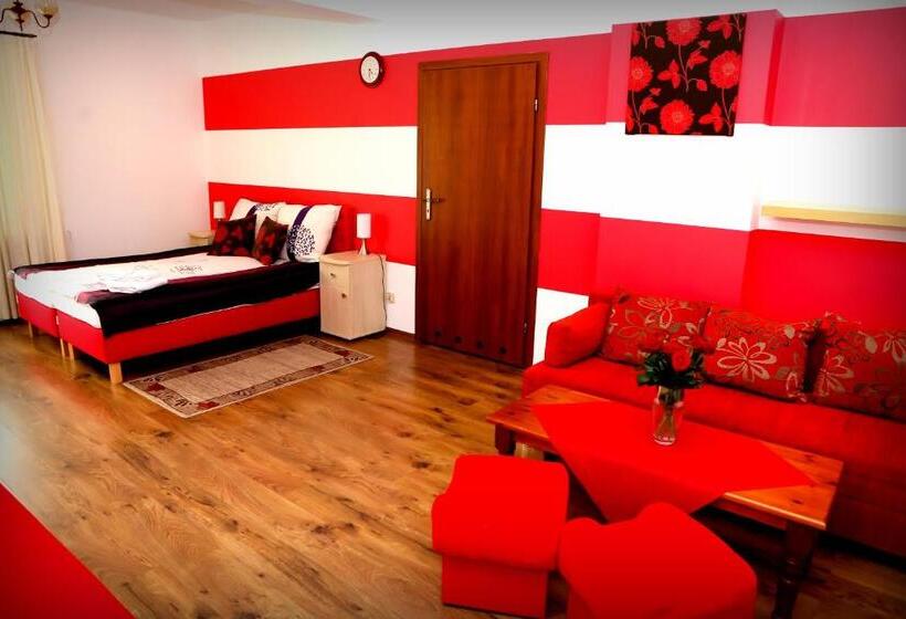 Cameră Triplă Standard, Rezydencja Rowita