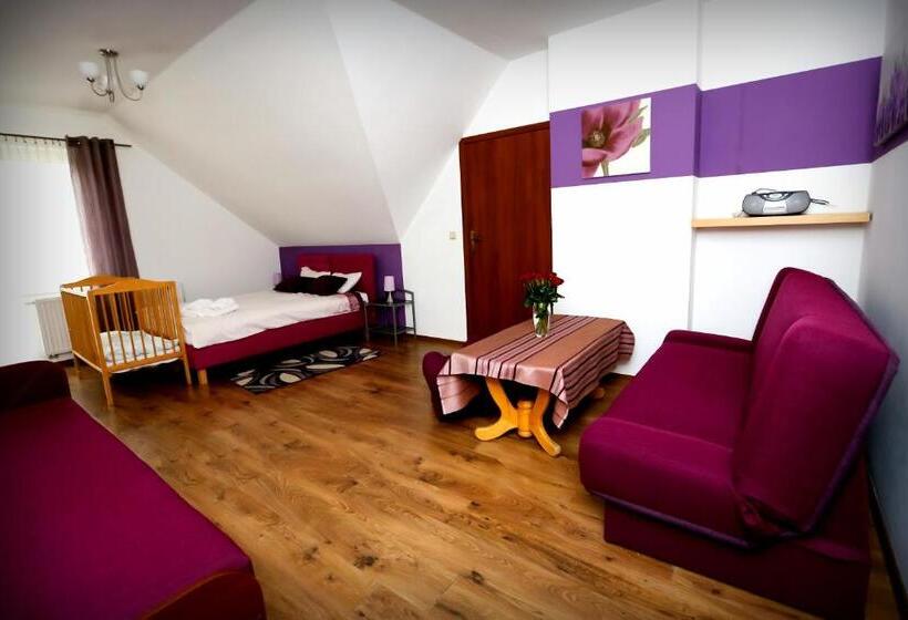 Cameră Triplă Standard, Rezydencja Rowita