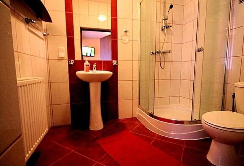 Cameră Cvadruplă Standard, Rezydencja Rowita