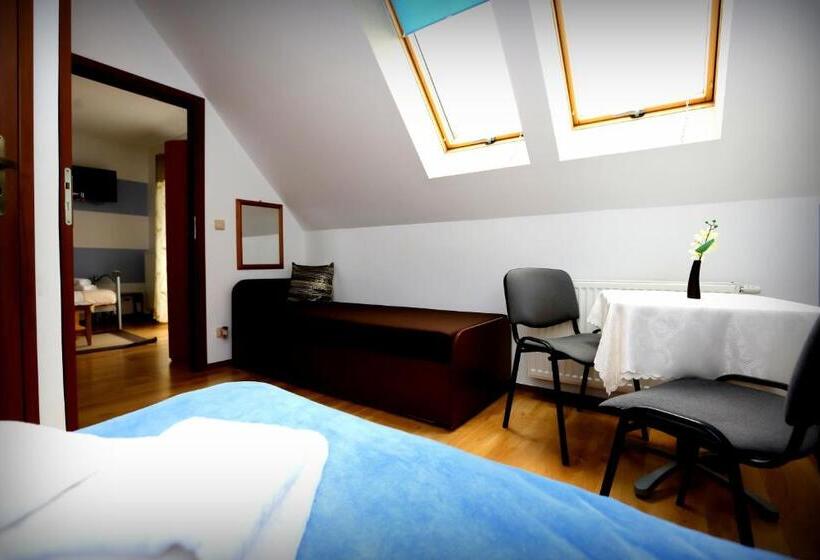 Studio Standard, Rezydencja Rowita