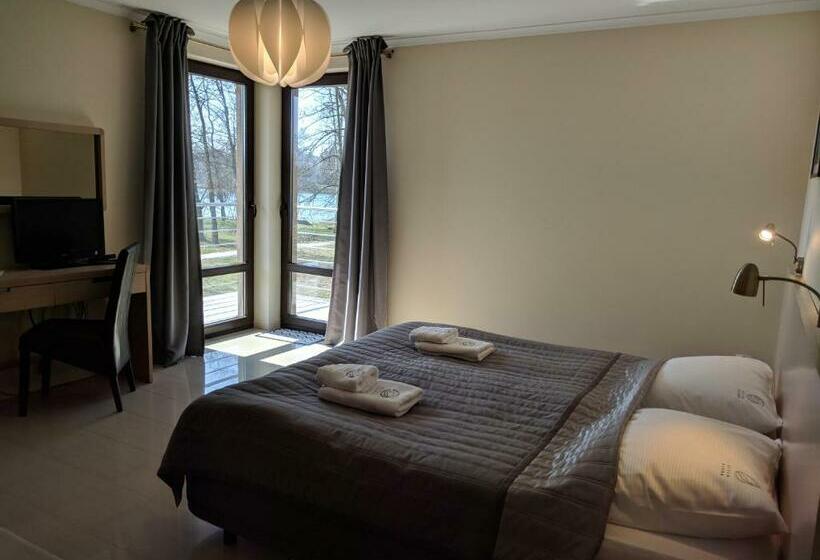 家庭间, Villa Plena