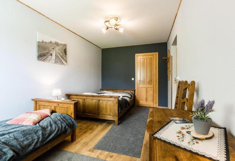 Habitació Triple Estàndard, Willa Cetynka