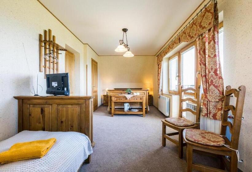 Habitació Triple Estàndard, Willa Cetynka