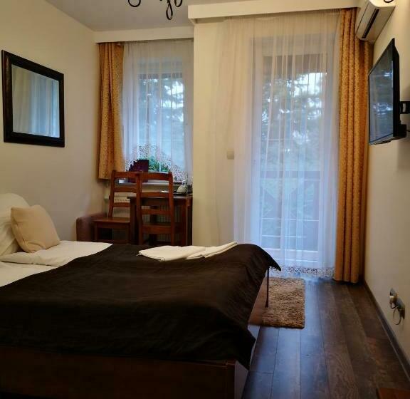Quarto Estandar, Willa Kazimiera