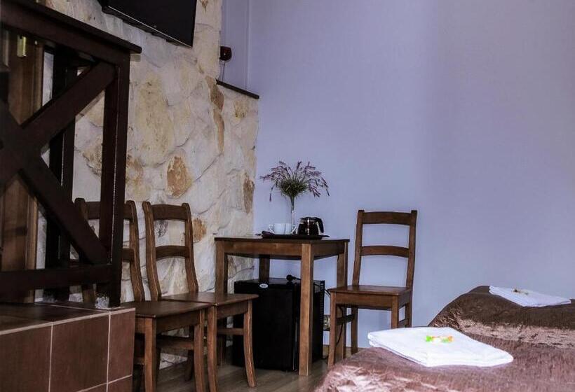 سوئیت کلاسیک, Willa Kazimiera