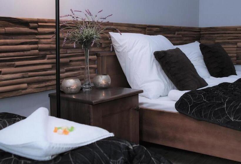 سوییت, Willa Kazimiera