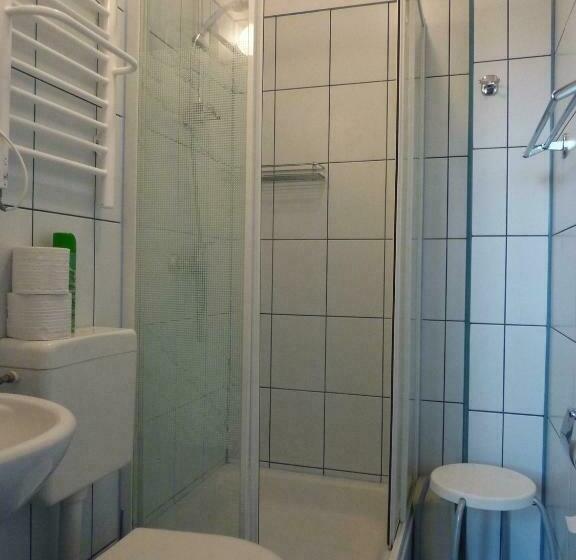 إستوديو قياسى, Willa Litka