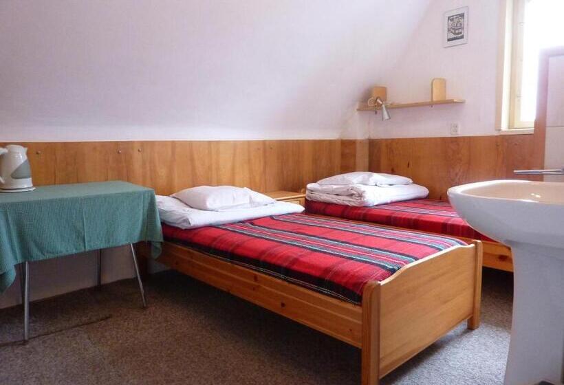 غرفة إقتصادية, Willa Litka