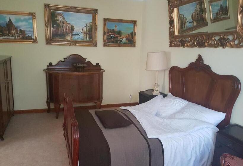 חדר דלוקס, Willa Marysin