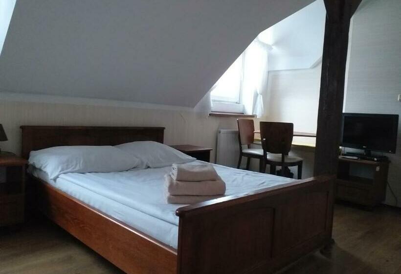 اتاق استاندارد, Zielony Dworek