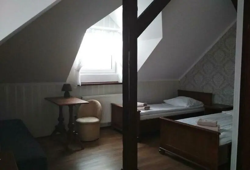 スタンダード４人部屋, Zielony Dworek