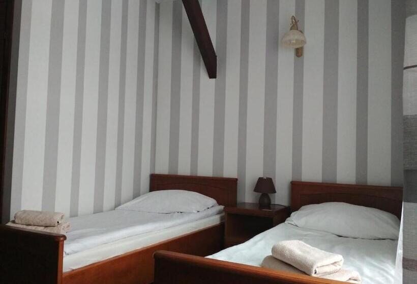 اتاق استاندارد, Zielony Dworek