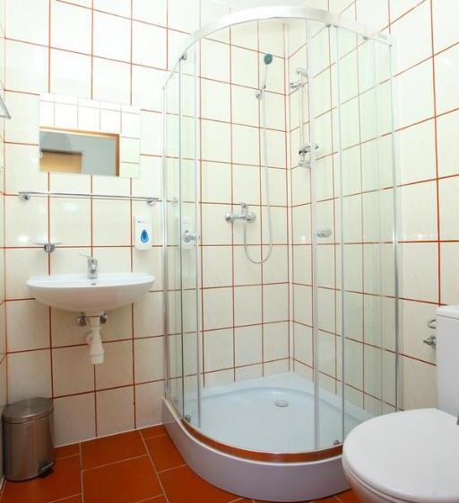 חדר סטנדרט לשלושה, Hostel Bazar