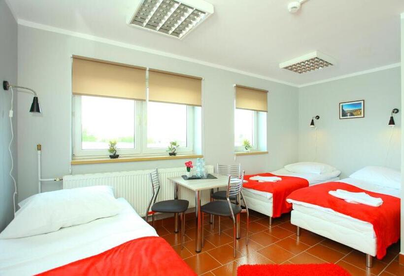 חדר משפחתי, Hostel Bazar