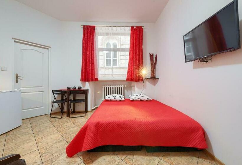 标准工作室, Hostelswidnicka24