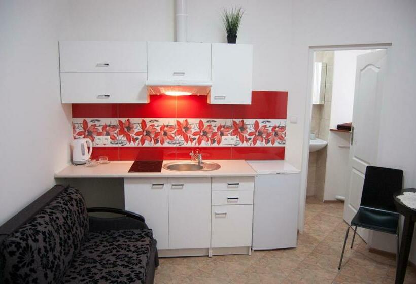 标准工作室, Hostelswidnicka24