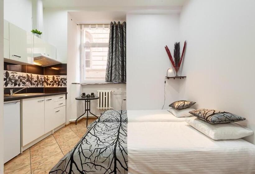 标准工作室, Hostelswidnicka24