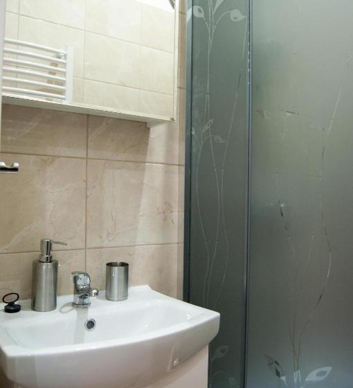 标准工作室, Hostelswidnicka24