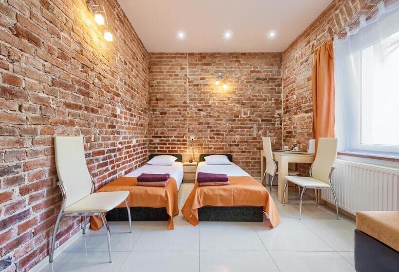 Четырехместный Номер Стандарт, Hostelswidnicka24