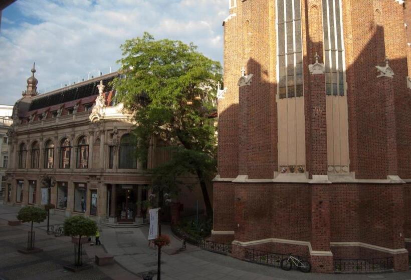 标准工作室, Hostelswidnicka24