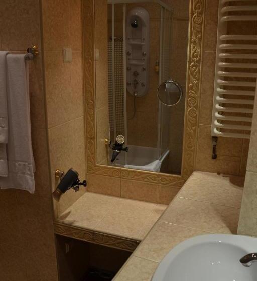 高级大房间, Bristol