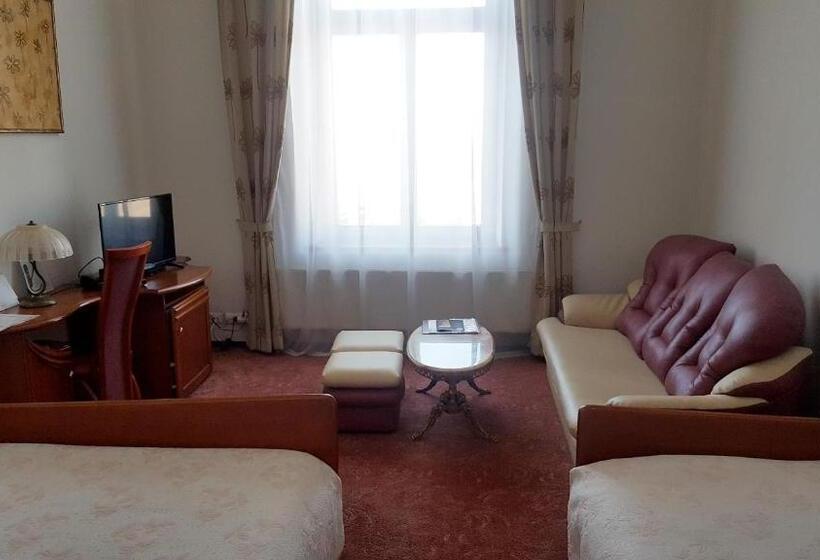 高级大房间, Bristol