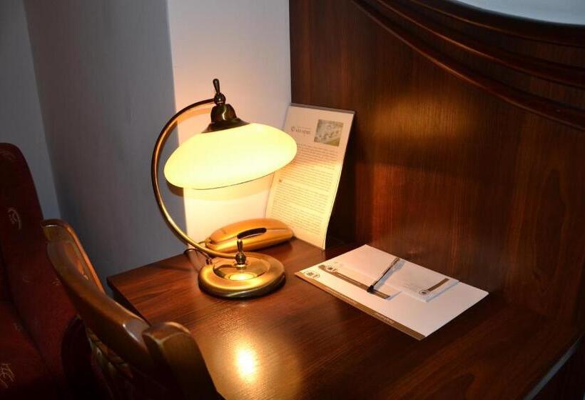 高级大房间, Bristol