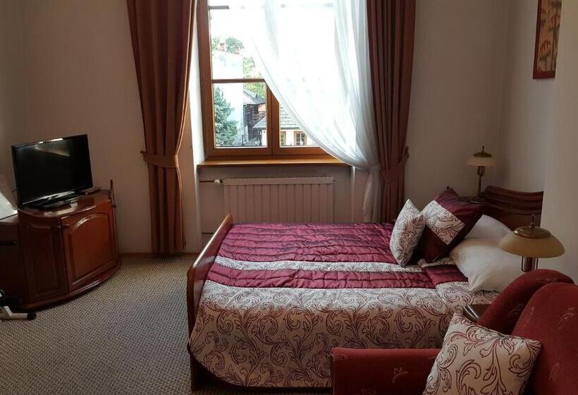 高级单人间, Bristol