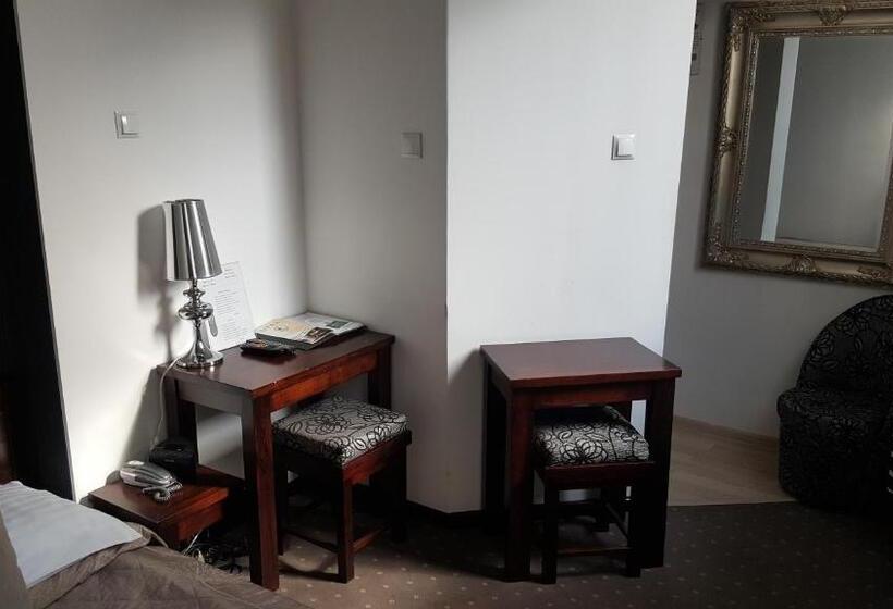 豪华单人间, Bristol