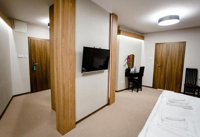 テラス付き１ベッドルームアパートメント, Bulwary Biznes